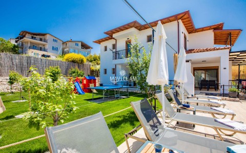 Villa  Daphne