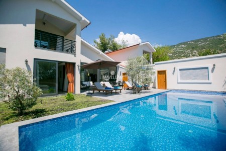 Villa Halfmoon 2
