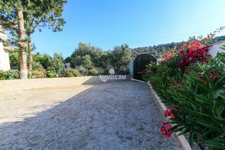 Villa Aristos