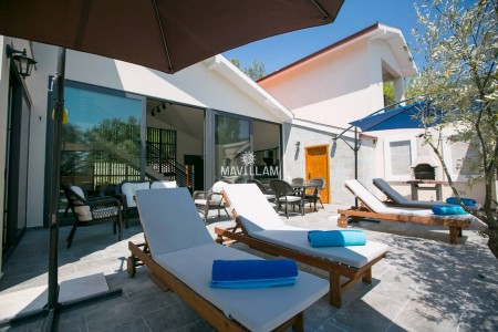 Villa Halfmoon 2