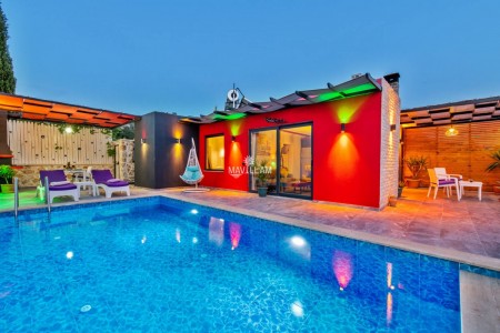 Villa Gece Üzümlü