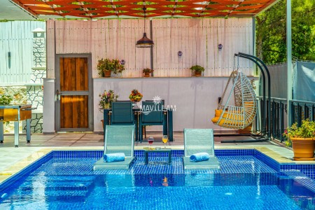 Villa Neon