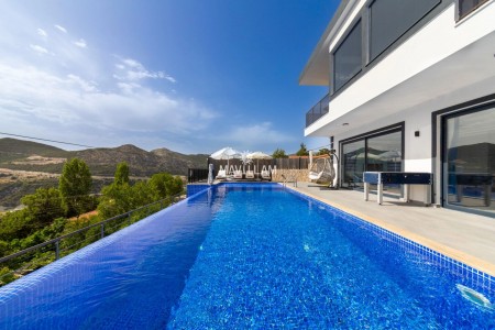 Villa Pilot